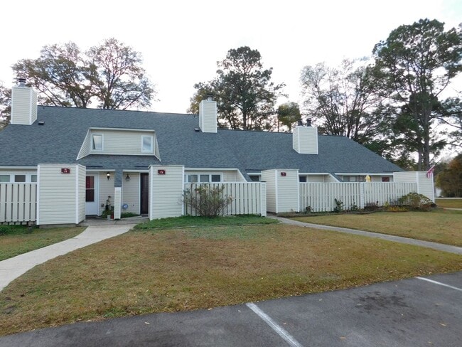 property at 7 Pillory Cir