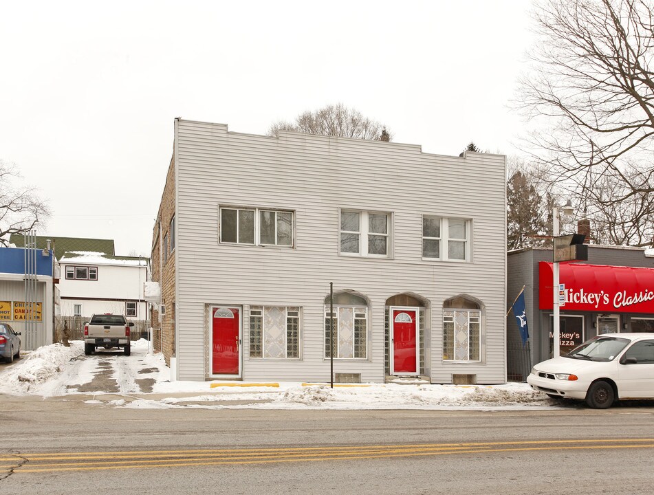 9242 Main St in Northfield Twp, MI - Building Photo