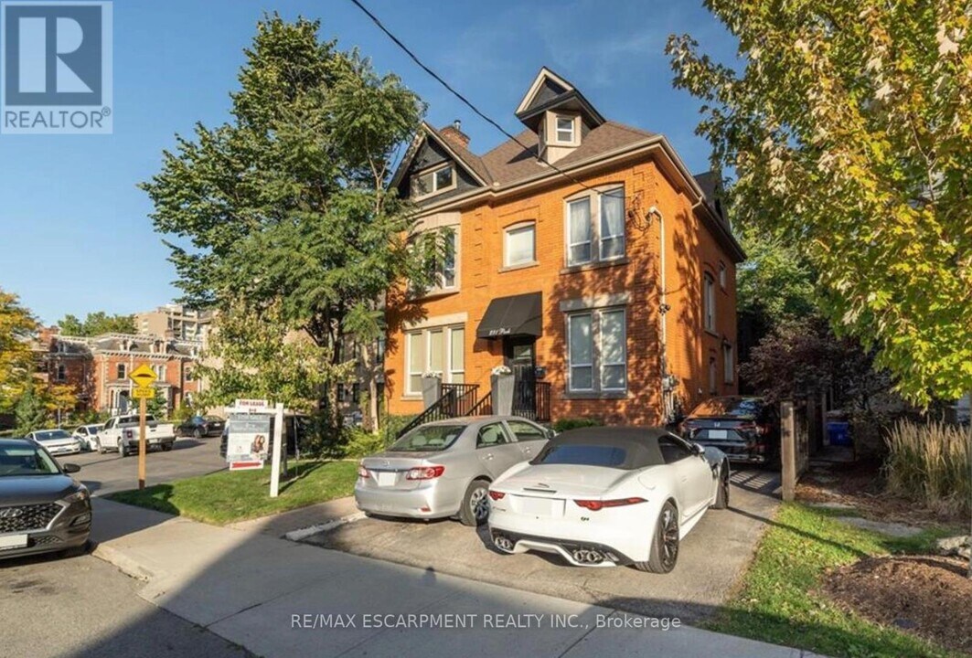 281 Park St S in Hamilton, ON - Building Photo