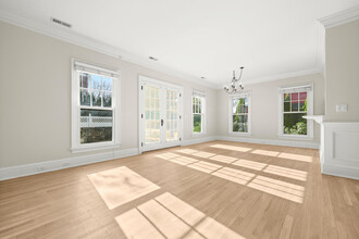 62 Sherwood Pl in Greenwich, CT - Building Photo - Building Photo