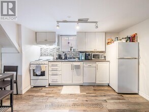 67 Glenburn Ave in Toronto, ON - Building Photo - Building Photo