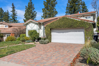 30121 Amelia Dr in Agoura Hills, CA - Building Photo - Building Photo