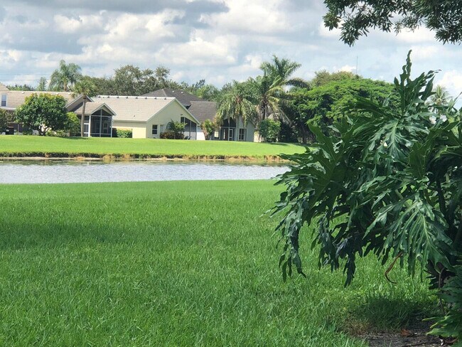 2508 25th Way in West Palm Beach, FL - Building Photo - Building Photo