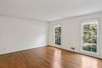 5189 Hidden Branches Cir in Dunwoody, GA - Building Photo - Building Photo