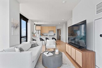 1475 N Kingsbury St in Chicago, IL - Building Photo - Building Photo