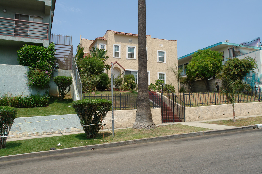 223 S Carondelet St in Los Angeles, CA - Building Photo