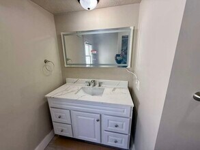 25 N Colorado Ave in Indianapolis, IN - Foto de edificio - Building Photo