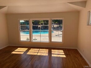 22354 Burbank Blvd in Los Angeles, CA - Building Photo - Building Photo