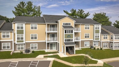 Spring House Apartments in Laurel, MD - Foto de edificio - Building Photo