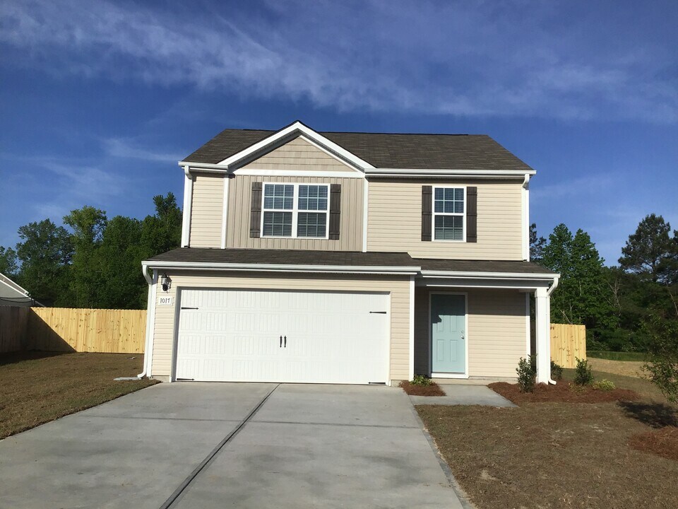 1017 Jt Westfield Dr in Navassa, NC - Building Photo