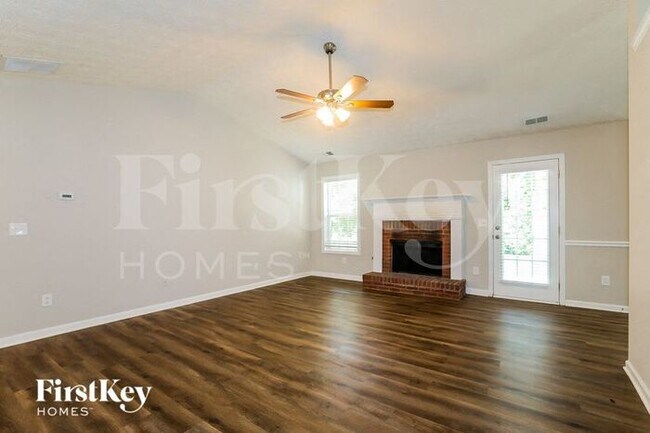 189 Waters Edge Dr in Locust Grove, GA - Building Photo - Building Photo