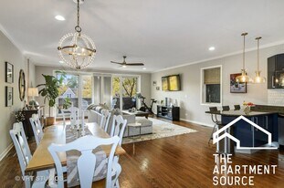 2216 W Armitage Ave in Chicago, IL - Building Photo