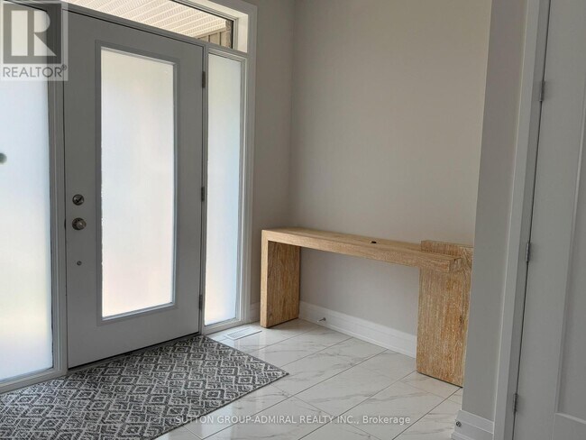 757 Eminence St in Ottawa, ON - Building Photo - Building Photo