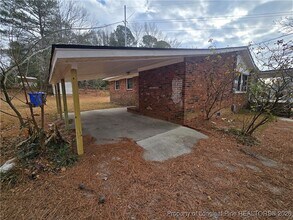 705 Dwain Dr in Fayetteville, NC - Foto de edificio - Building Photo