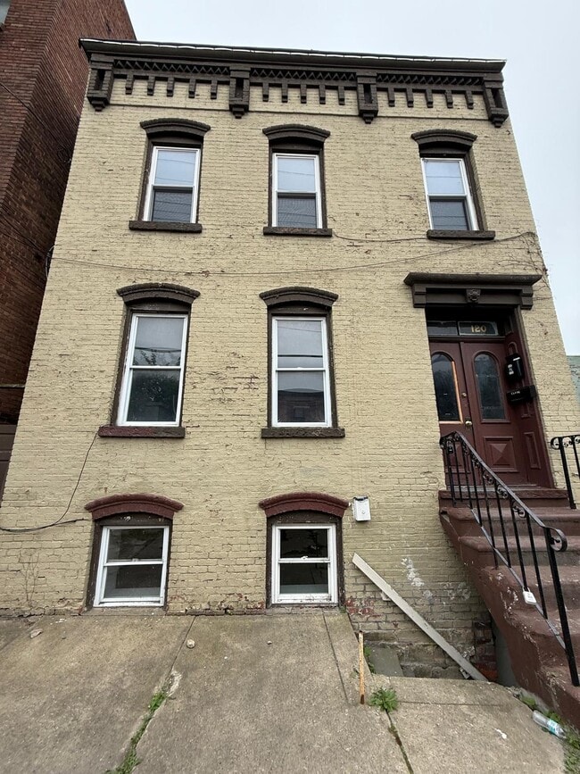 120 Jefferson St, Unit 1 in Troy, NY - Building Photo - Building Photo