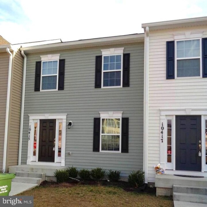 10415 Westgate Ct in Ruther Glen, VA - Building Photo