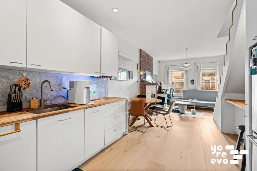 165 E 104th St in New York, NY - Building Photo