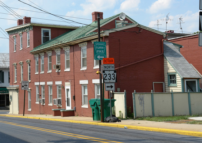 2 E Main St in Newville, PA - Building Photo - Building Photo