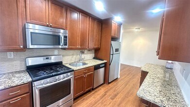 73-63 198th St in Queens, NY - Building Photo - Building Photo