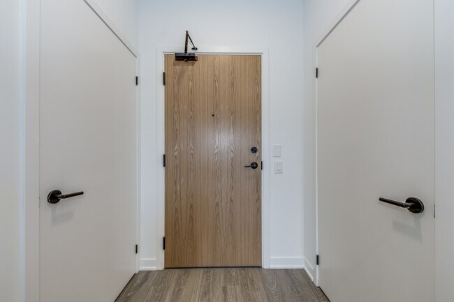 2495-2495 Eglinton Ave W in Mississauga, ON - Building Photo - Building Photo