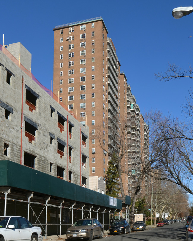 Nathan Hale Gardens in Bronx, NY - Foto de edificio - Building Photo