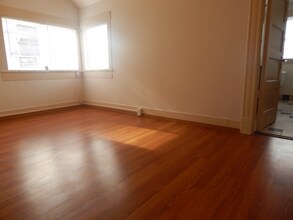 2328 Hoyt Ave in Everett, WA - Foto de edificio - Building Photo