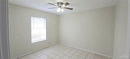 900 W Caffery Ave in Pharr, TX - Building Photo - Building Photo
