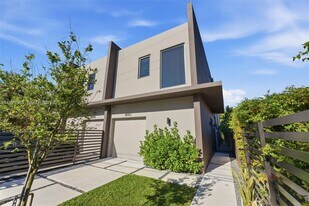 2840 SW 32nd Ct in Miami, FL - Building Photo