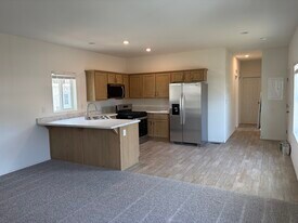 2000 E Frontier Ave in Flagstaff, AZ - Building Photo