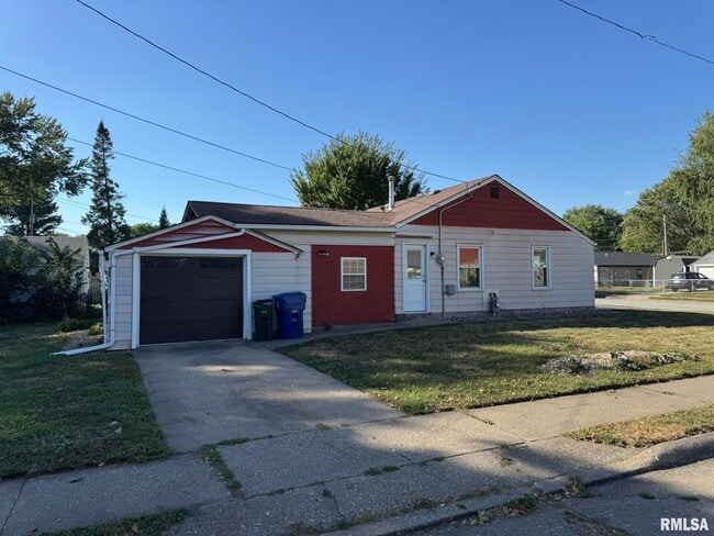 3803 Pearl Ave in Davenport, IA - Building Photo - Building Photo