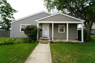 807 Mansfield Ct in Schaumburg, IL - Building Photo