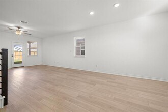 307 Flowers Ave in Hutto, TX - Building Photo - Building Photo
