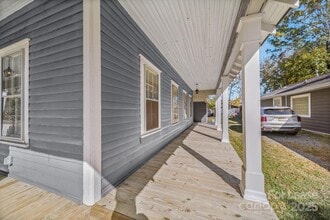 813 E 35th St in Charlotte, NC - Building Photo - Building Photo