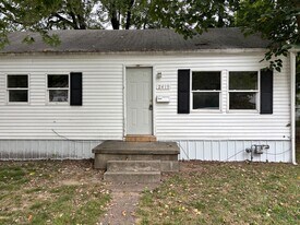 2411-2413 Joan Pl in Evansville, IN - Building Photo