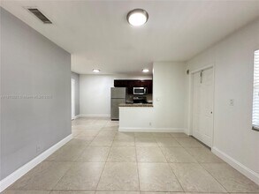 2640 NE 8th Ave in Wilton Manors, FL - Building Photo - Building Photo