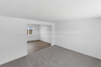 2011 E Desmet Ave in Spokane, WA - Building Photo - Building Photo