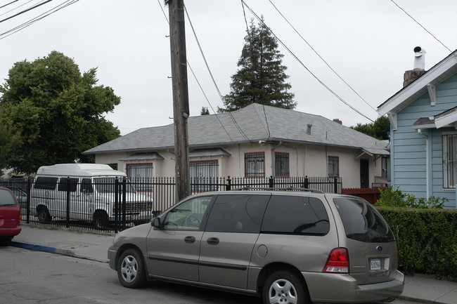 1852-1854 38th Ave in Oakland, CA - Building Photo - Building Photo