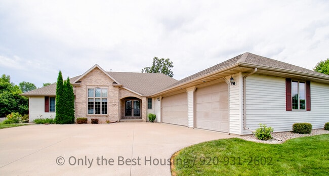 N9429 Rosebud Ln in Appleton, WI - Building Photo - Building Photo