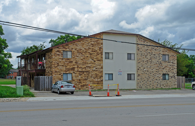 403 W Avenue B in Copperas Cove, TX - Building Photo - Building Photo