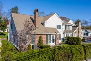 134-144 Harrison Ave in New Canaan, CT - Building Photo