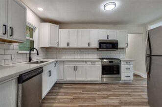 3315 Crest Ridge Dr in Dallas, TX - Building Photo - Building Photo