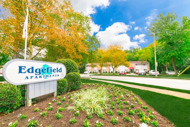 Edgefield Apartments in Portsmouth, VA - Foto de edificio - Building Photo