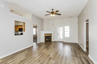 7182 Crape Myrtle Dr, Unit 17B in Olive Branch, MS - Foto de edificio - Building Photo