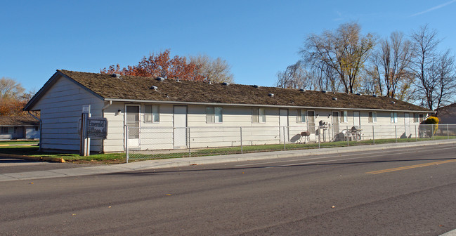 Riverbend Court Apartments in Fruitland, ID - Building Photo - Building Photo