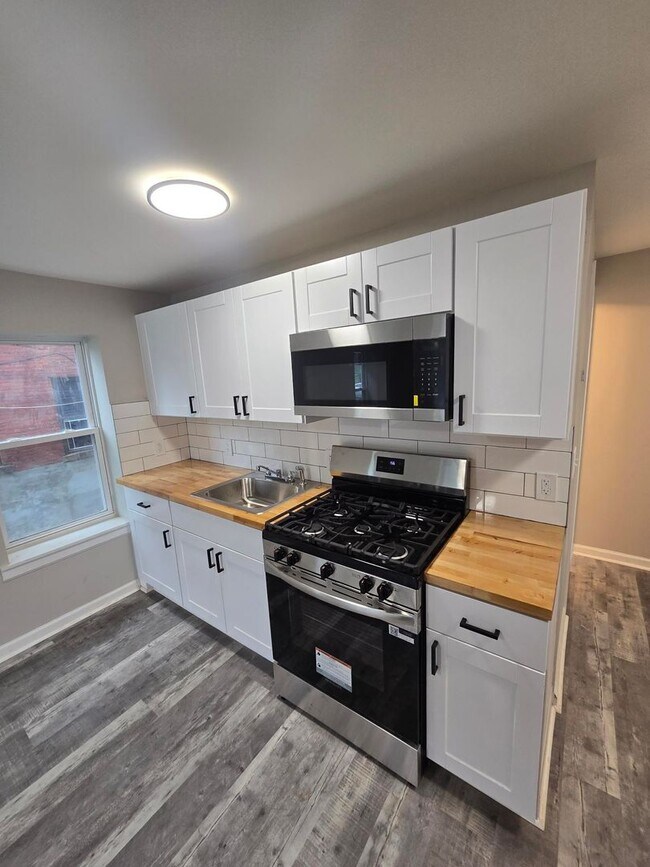 228-230-230 Maple Ave in Hartford, CT - Building Photo - Building Photo