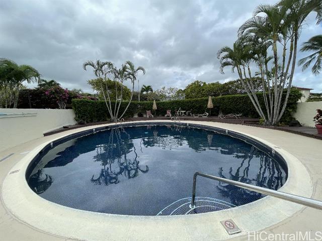 1015 Aoloa Pl in Kailua, HI - Building Photo - Building Photo