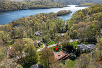 3 Mary Bee Ln in Sherman, CT - Building Photo - Building Photo