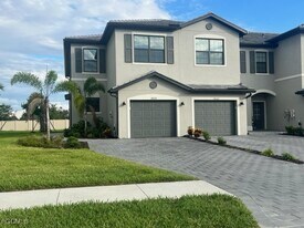 14165 Pine Lodge Ln in Ft. Myers, FL - Building Photo
