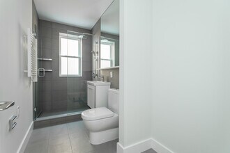39 South St, Unit 12 in Boston, MA - Foto de edificio - Building Photo