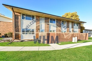 W170S7397 Parkland Dr in Muskego, WI - Building Photo